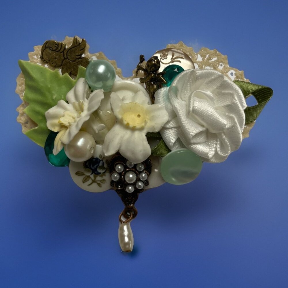 READ Vtg Heart Valentines Brooch Assemblage Art Artisan Unsigned Floral